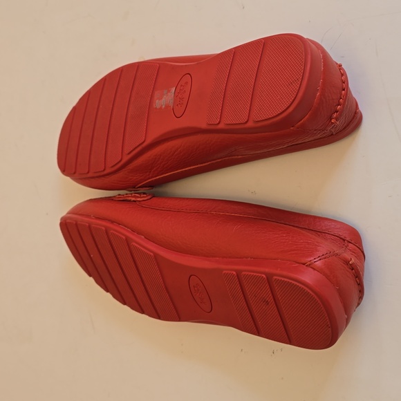 Coach Women's Olive Loafers in Red Pebble Grain Leather Round Toes Size 7B - Picture 11 of 14